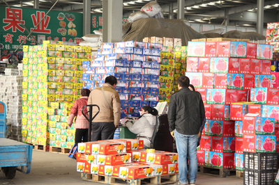 農(nóng)貿(mào)市場(chǎng)開啟&ldquo;春節(jié)熱&rdquo; 市民置辦年貨熱情高_(dá)新聞資訊_聊城大眾網(wǎng)