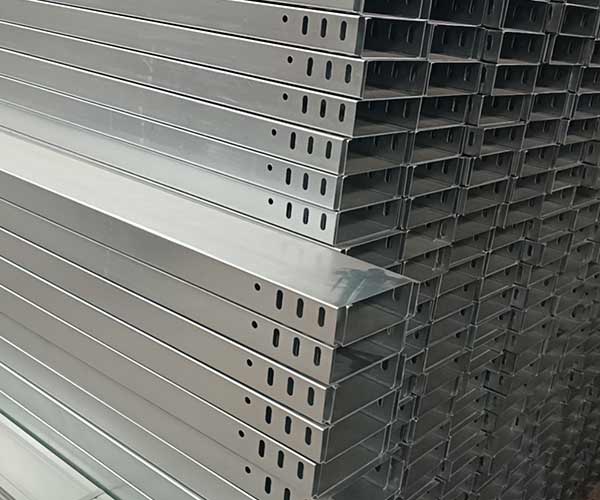 鍍鋅電纜橋架哪里買(mǎi) 龍陵鍍鋅電纜橋架 魁福商貿(mào)橋架廠(chǎng)家